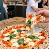 Pizza margherita napolitaine